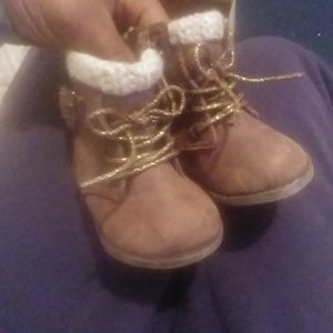 Girls winter boots